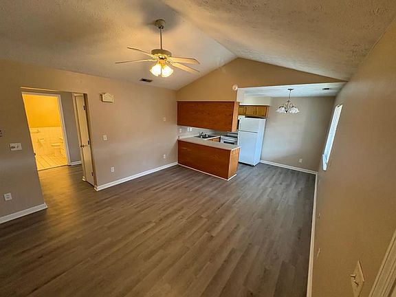 2nd image of 1515 Walnut St APT 5