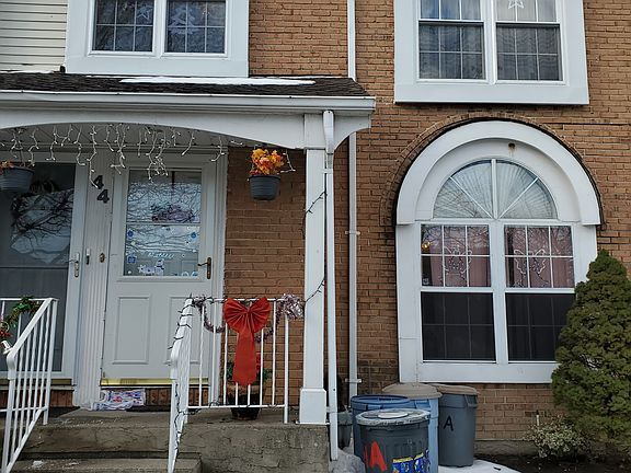 3rd image of 44 Debbie St #12B