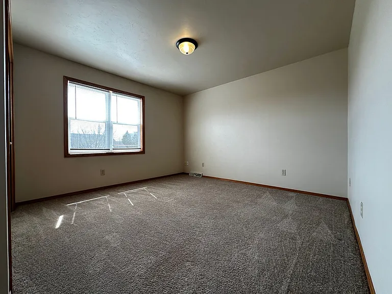 1525-1527 Okeefe Rd — Photo 31