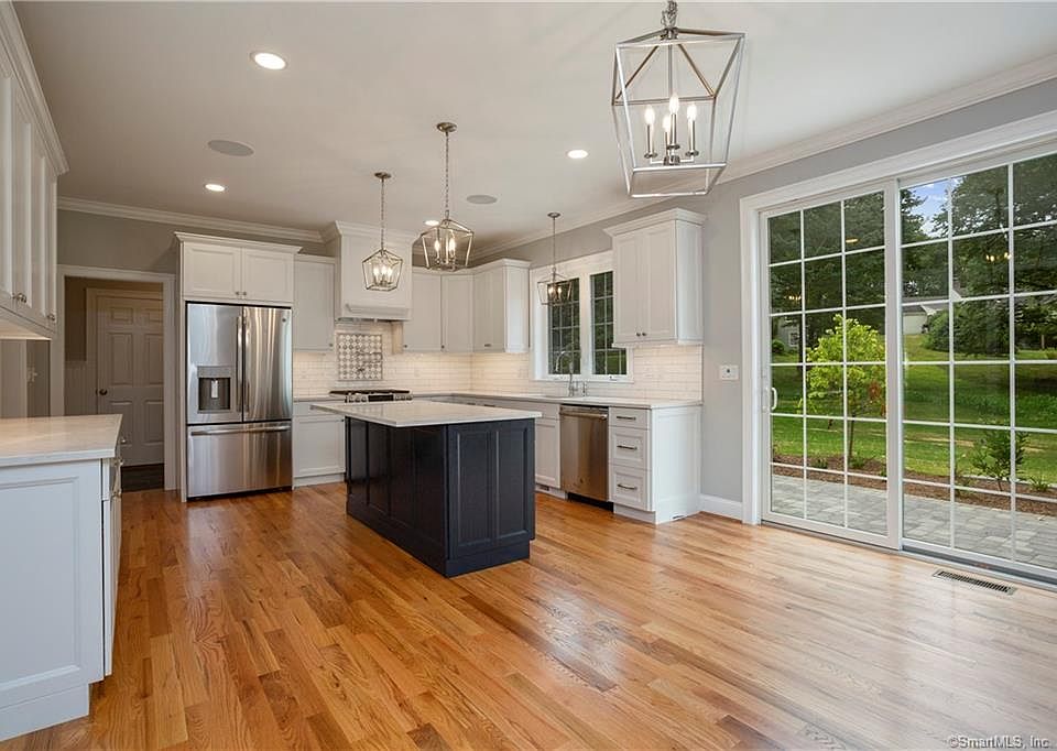 2nd image of 32 Derby Way