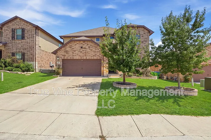 5 bed, 4.0 bath, 3066 sqft, $2,900 — Photo 2