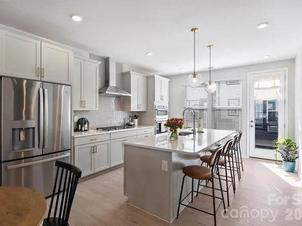 912 Mary Max Dr, Davidson, NC 28036