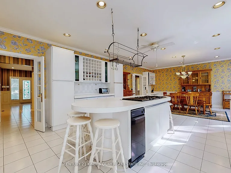 20 Limcombe Dr — Photo 8
