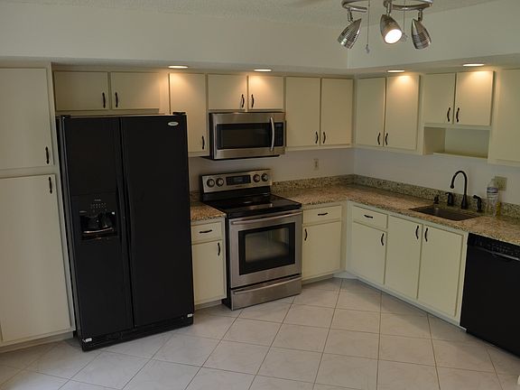 4th image of 5310 Las Verdes Circle #307
