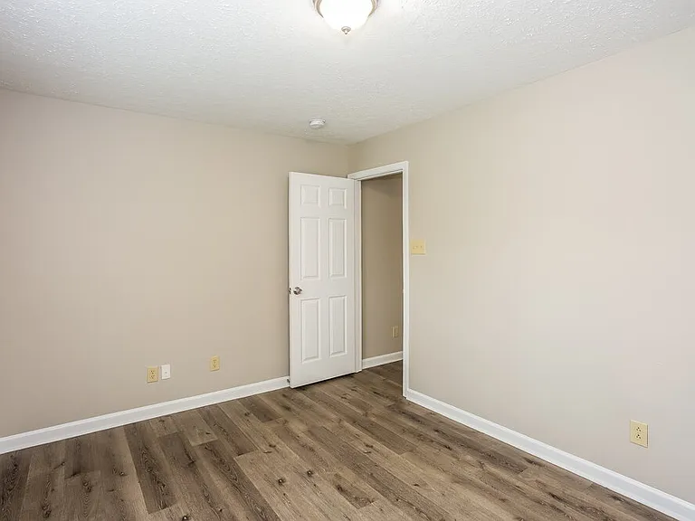 4226 Kellybrook Dr — Photo 16