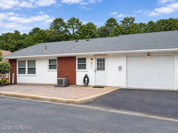 664D Plymouth Drive, Lakewood, NJ 08701