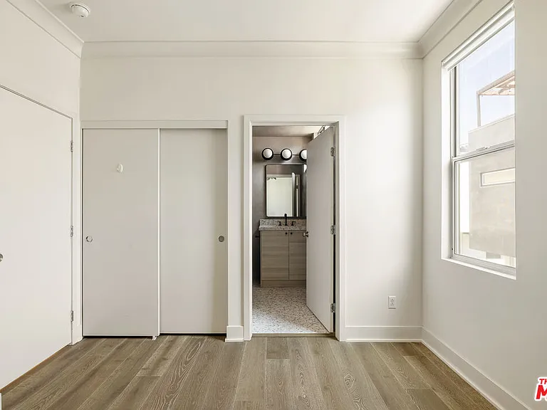 2204 Fox Ln — Photo 17