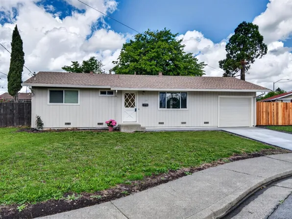 1336 Ramona Lane, Petaluma, CA 94954