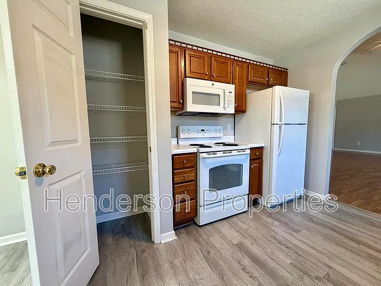 1848 Duke Adam St — Photo 4