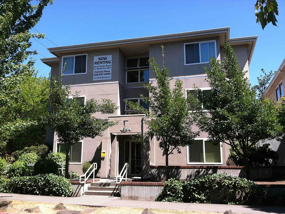 2nd image of 4754 16th Ave NE