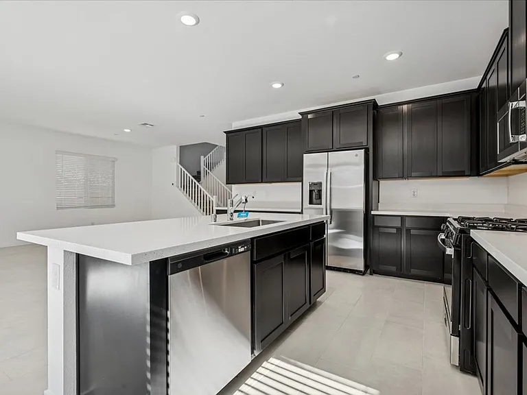 311 Mount Tyndall St — Photo 22