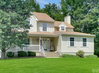 14 Nancy Ct, Jackson, NJ 08527