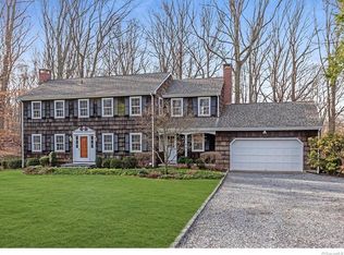 243 Sturbridge Ln, Southport, CT 06890