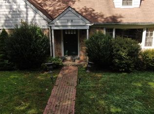 318 Baintree Rd, Bryn Mawr, PA 19010