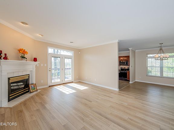 4th image of 722 Sterchi Park Way