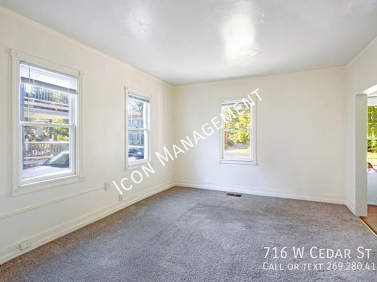 716 W Cedar St — Photo 12