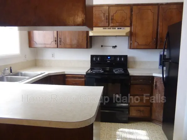 1262 S Blvd, Idaho Falls, ID 83402