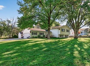 4270 Victoria St N, Shoreview, MN 55126