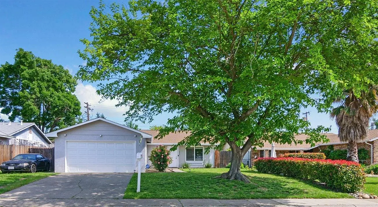 8252 Villaview Dr photo 1