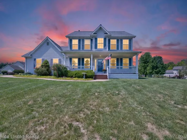 14458 Oak Leaf Trl, Linden, MI 48451