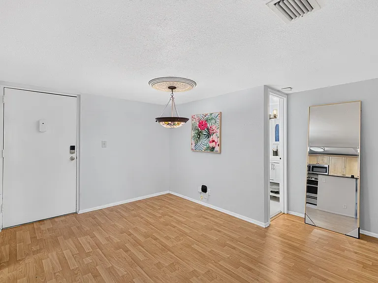 3004 NE 5th Ter #C216 — Photo 21