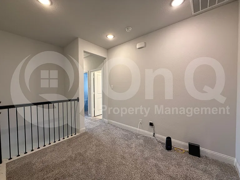 588 Hutchinson Ln — Photo 10