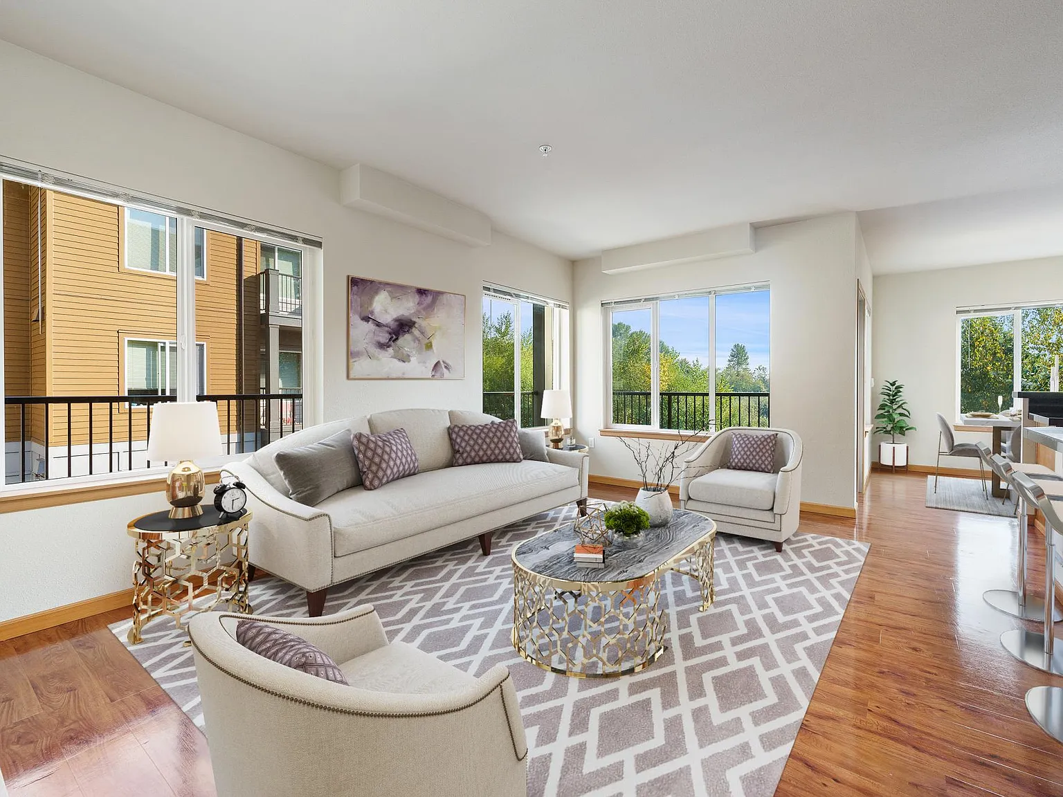 Shangri La Apartments — Photo 1