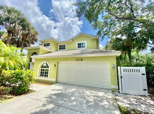 2225 Heritage Greens Dr, Naples, FL 34119