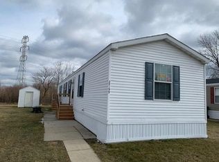 25199 Balfour St, Woodhaven, MI 48183