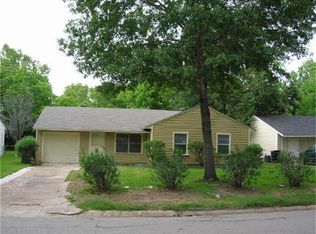 5911 Southlark St, Houston, TX 77033