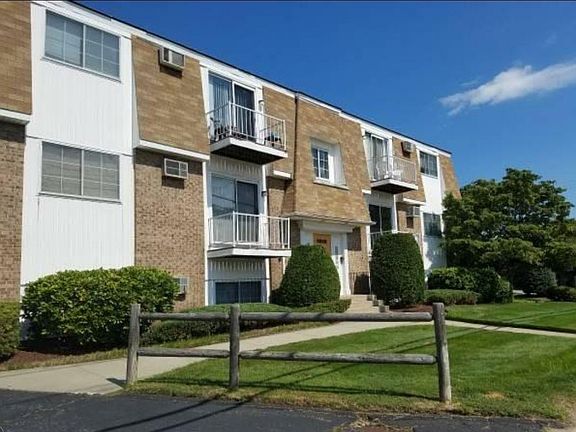 2nd image of 1159 Douglas Ave APT 6