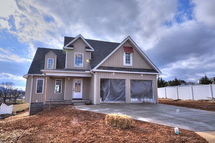 1st image of 17 Willard Ct