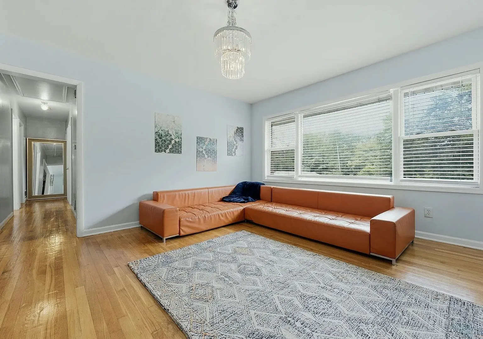Room in 4 Bedroom Home in Atlanta — Photo 2
