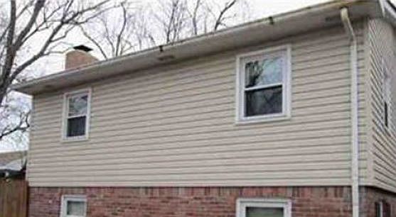 3rd image of 931 N Bauman St
