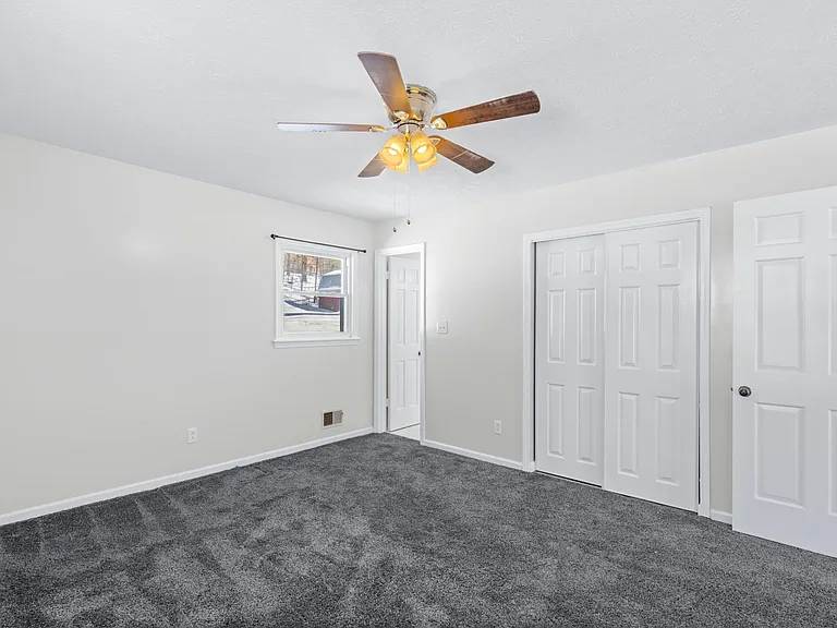 8199 Arnoldtown Rd — Photo 32