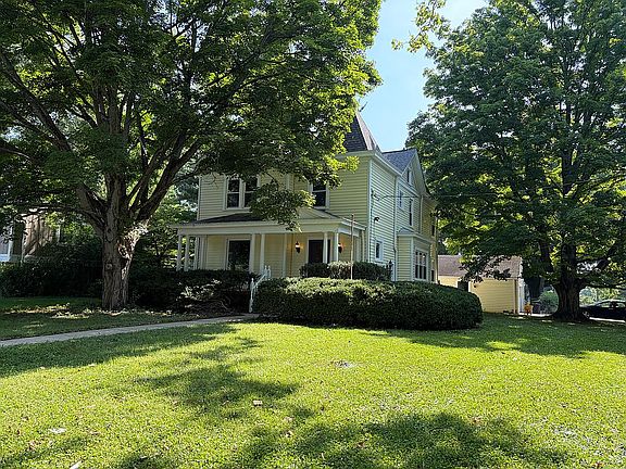 2nd image of 1078 Birney Ln