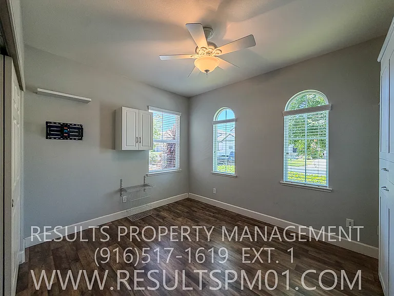 2425 Foxcroft Cir — Photo 6