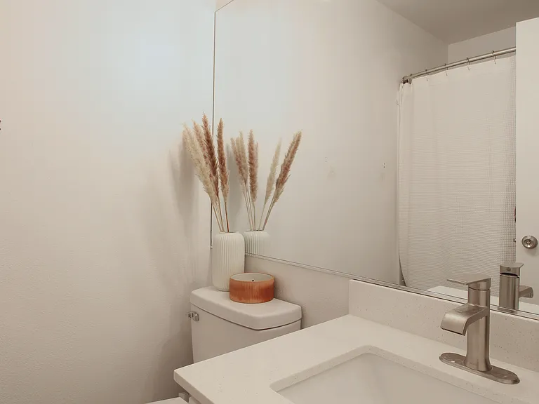 561 Elma Ave NE — Photo 22