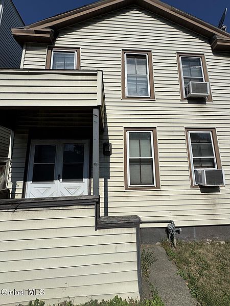 2nd image of 623 5th Avenue