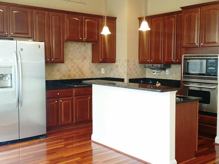 557 Cedar Spring St — Photo 8