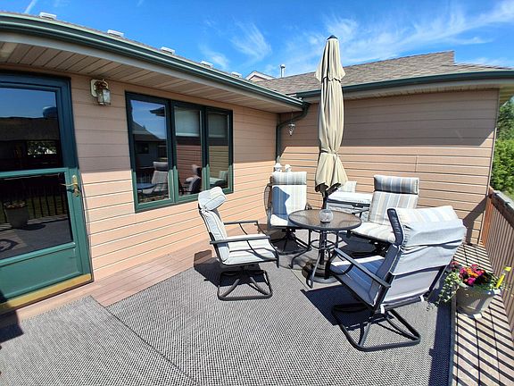 4th image of 824 35th Ave SW