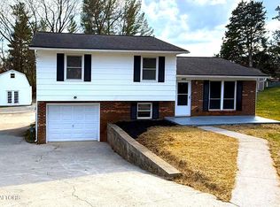 7711 Carraway Cir, Knoxville, TN 37938