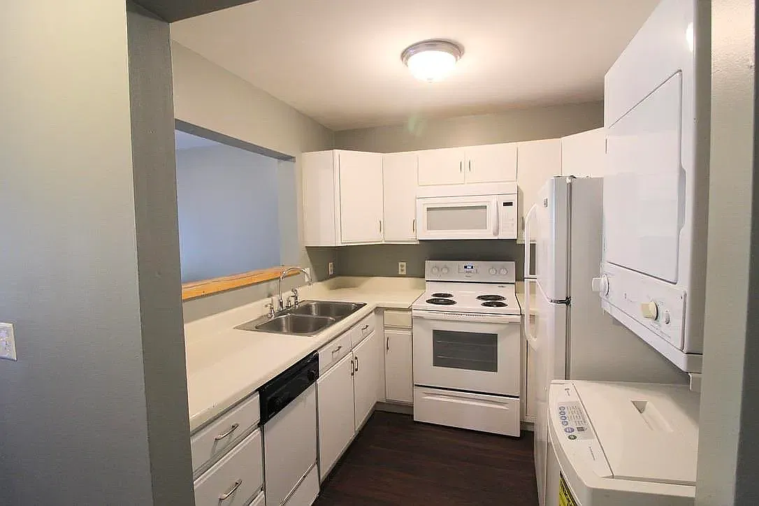 2 bed, 982 sqft, $625 — Photo 3