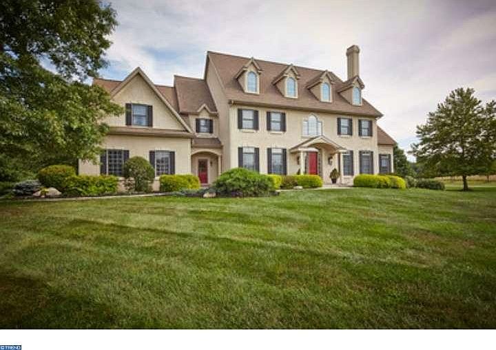 1st image of 300 Lavender Dr