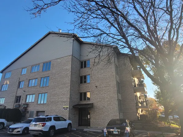 4530 W 93rd St APT 2B, Oak Lawn, IL 60453
