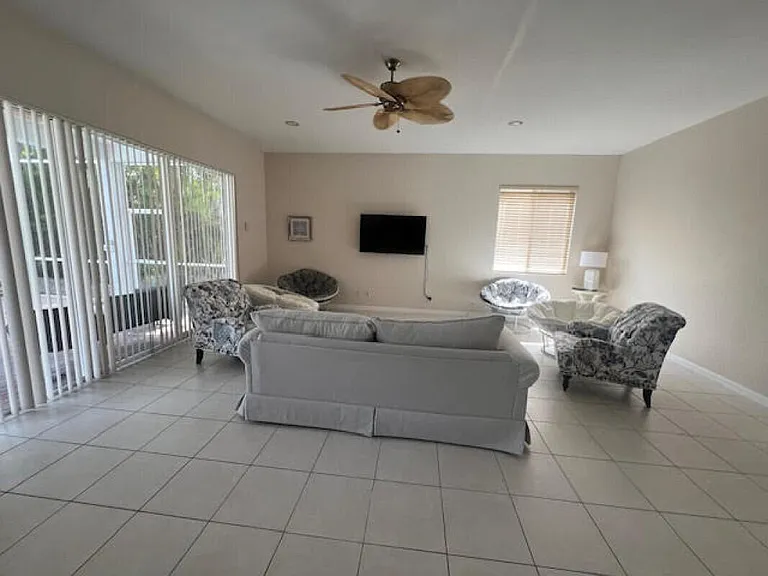 11206 Maritime Ct — Photo 3