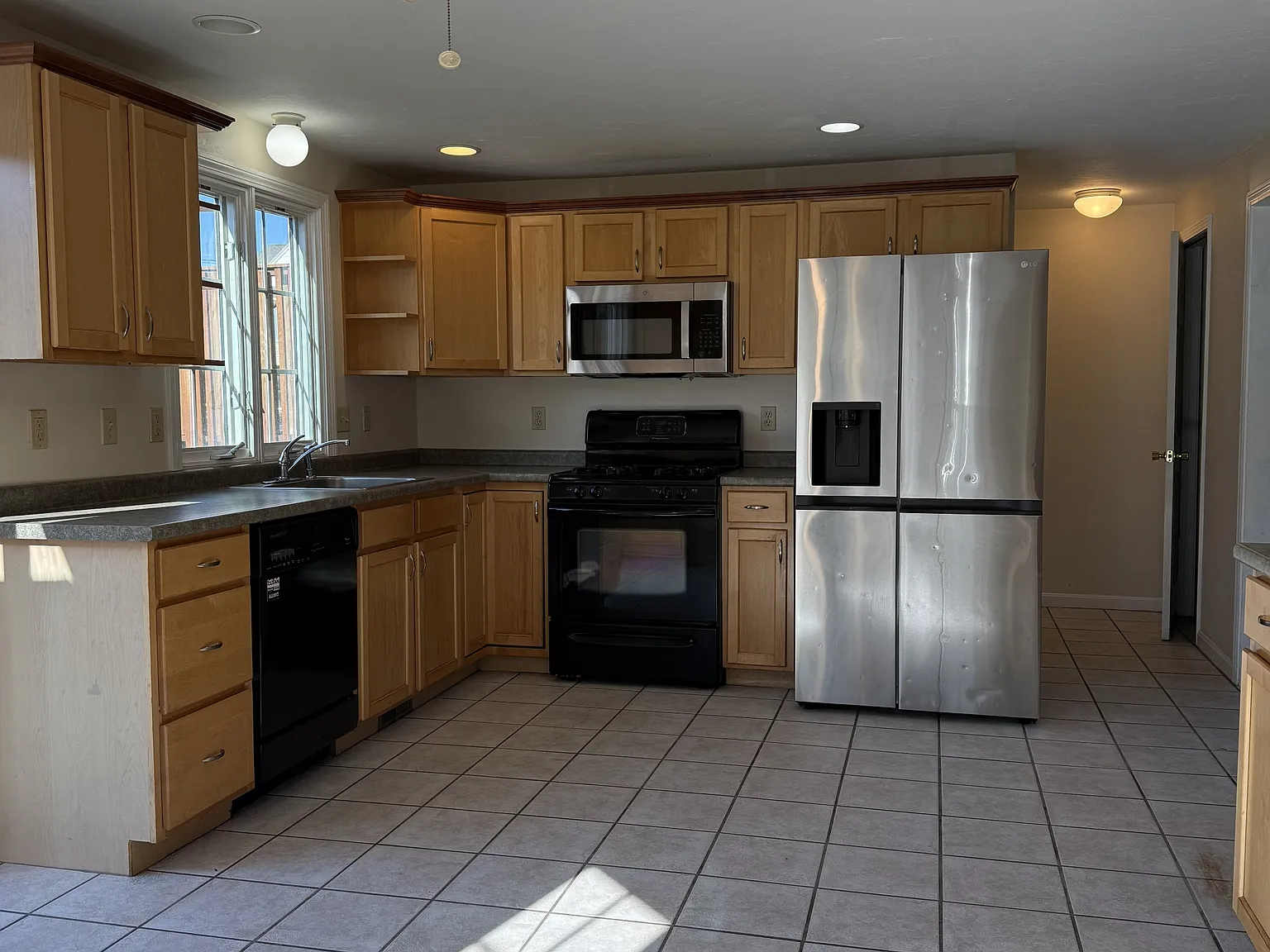 10 Fuller Avenue Attleboro - 24 — Photo 2