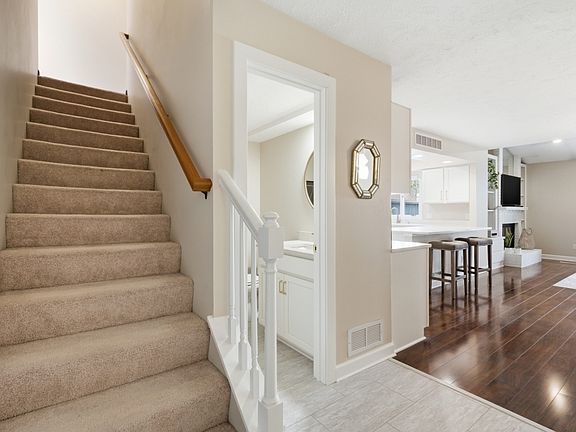 4th image of 5954 Crow Valley Park Dr #9