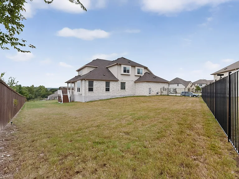 1900 Vinaros Ct — Photo 39