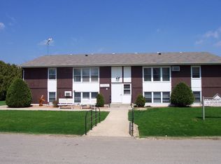 100 3rd St #4, Claremont, MN 55924